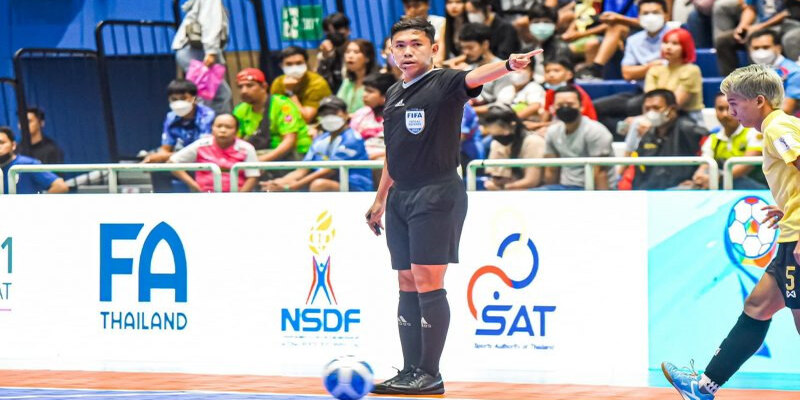 luat-da-futsal-la-gi-trong-tai-1.jpg